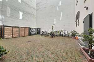 *!PROVISIONSFREI!* Erstverkauf nach Teilung: Letzte Einheit, 3 Zimmer vermietet, 4 m Decken & Stuck! – Kollwitzstraße 56, 10405 Prenzlauer Berg, Berlin – Vorschaubild 9
