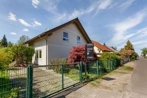 Ihr grünes Zuhause am Berliner Stadtrand – mit Pool, Garten und viel Platz für die Familie – Die vollständige Adresse der Immobilie erhältst du vom Anbieter., 13059 Wartenberg, Berlin – Vorschaubild 5