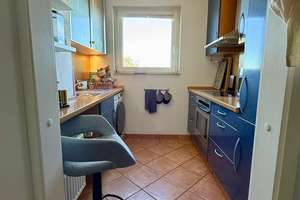 Mediterrane Dachgeschosswohnung mit zwei Balkonen, Einbauküche und Tiefgaragenplatz – Waisenhausgasse 7, 50676 Altstadt/Süd, Köln – Vorschaubild 4