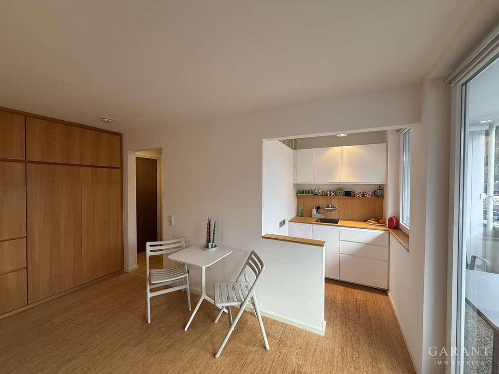 Immobilie in St. Blasien - Kleines Raumwunder: Schwellenarmes, voll möbliertes und renoviertes Apartment - sofort bezugsbereit - Bild 2