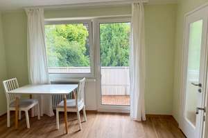 Wohnen mit Charakter: neu renoviertes, möbliertes Apartment in Schwabing