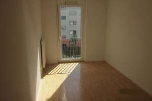 Schöne 2-Zimmer-Wohnung mit EBK und TG-Stellplatz – Hochstiftsweg 9, 81925 Oberföhring, München – Vorschaubild 5
