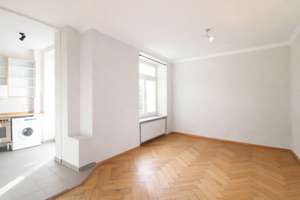 Gepflegte 2-Zimmer-Altbauwohnung mit großzügigen Grundriss und Südbalkon im Innenhof von Schwabing! – Die vollständige Adresse der Immobilie erhältst du vom Anbieter., 80798 Josephsplatz, München – Vorschaubild 2