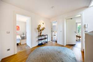 Herzogpark: Lichtdurchflutetes Familiendomizil mit schönem Garten, Balkon & luxuriöser Masteretage. – Die vollständige Adresse der Immobilie erhältst du vom Anbieter., 81925 Herzogpark, München – Vorschaubild 11