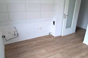 Modernisierte 4-Zimmer Wohnung zentral in Zuffenhausen - Balkon, Garage, Stellplatz und Gartenmitbe. – Die vollständige Adresse der Immobilie erhältst du vom Anbieter., 70435 Zuffenhausen-Schützenbühl, Stuttgart – Vorschaubild 20