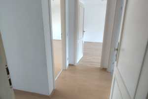 Ansprechende 2-Zimmer DACHGESCHOSS--Wohnung in Essen Holsterhausen – Rembrandtstr. 41, 45147 Essen – Vorschaubild 1