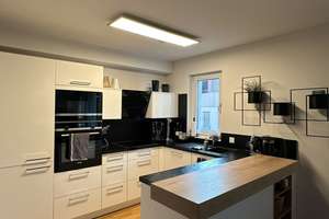 Möblierte 3-Zimmer-Wohnung mit Balkon in bester Lage auf der Berger Straße in Frankfurt – 60385 Bornheim, Frankfurt am Main – Vorschaubild 2