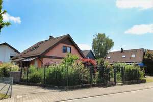 Großes Wohnhaus mit Einliegerwohnung  – Die vollständige Adresse der Immobilie erhältst du vom Anbieter., 75242 Neuhausen – Vorschaubild 1
