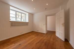 AIGNER - Rückwärtig gelegene Souterrainwohnung mit eigenem Eingang – Die vollständige Adresse der Immobilie erhältst du vom Anbieter., 80803 Neuschwabing, München – Vorschaubild 4