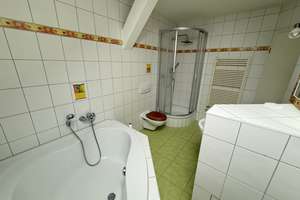 Besondere 3-Raum-Dachgeschoss-Maisonettewohnung mit zwei Bädern, großer Dachterrasse, Kamin & Garage – 2826 Innenstadt, Görlitz – Vorschaubild 11