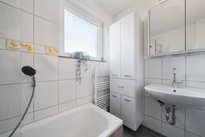 Exklusives Endreihenhaus mit Sauna und Kaminofen in bester Wohnlage von Pinneberg – Die vollständige Adresse der Immobilie erhältst du vom Anbieter., 25421 Pinneberg – Vorschaubild 18