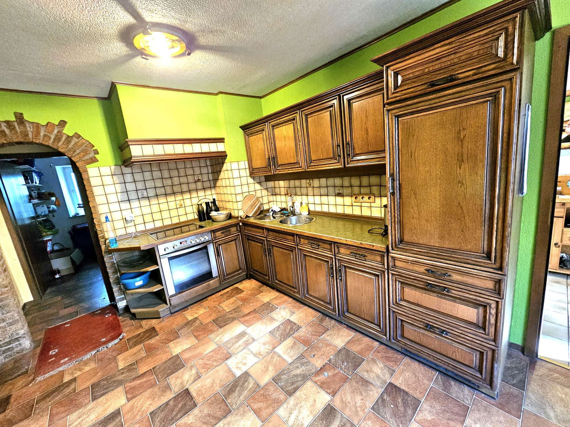 Immobilie in Niederkirchen - Freistehendes Einfamilienhaus mit Scheunen zu verkaufen - Bild 3