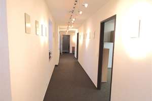 3 Wohnungen oder 5 Apartments: Wohnhaus möbliert, mit Gewerbefläche am Marktplatz in Homberg (Efze)  – Die vollständige Adresse der Immobilie erhältst du vom Anbieter., 34576 Homberg (Efze) – Vorschaubild 22
