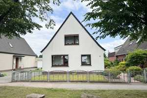 Gut geschnittenes Wohngebäude mit sonnigem Garten und Balkon – Pinneberg (Kreis) – Vorschaubild 1