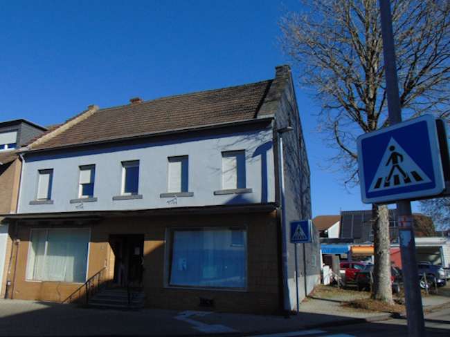 Entkerntes Wohn- und Geschäftshaus mit großem Potenzial – bereit für visionären Wiederaufbau, Rhein Erft Kreis – Bild 1