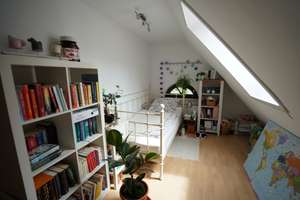 Altbaucharme trifft auf Wohnkomfort. 4-Zimmer-Dachgeschosswohnung in Pfersee! – Die vollständige Adresse der Immobilie erhältst du vom Anbieter., 86157 Pfersee-Nord, Augsburg – Vorschaubild 8