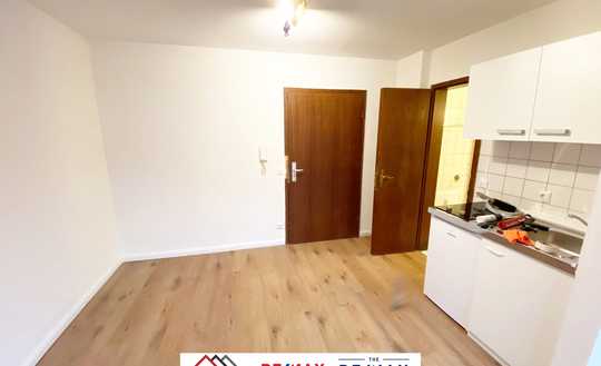 Provisionsfrei: Renovierte 1 Zimmer Wohnung, 23qm in gepflegtem Mehrfamilienhaus in zentraler Lage L