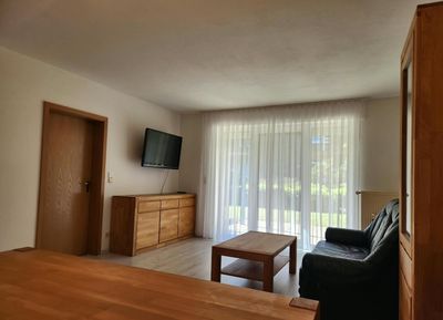 Helle und gepflegte 2-Zimmer-Wohnung in Pampow, möbliert. Erdgeschoss.  Parkweg.
