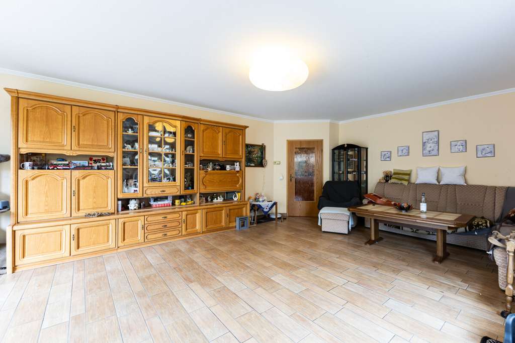 Immobilie in Ostrohe - Wohnen auf einer Ebene – charmanter Bungalow mit Garten und Garage in Ostrohe - Bild 2