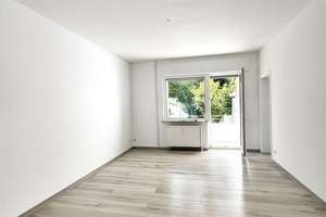 Helle 2-Zimmer-Wohnung mit Balkon in zentraler Lage.