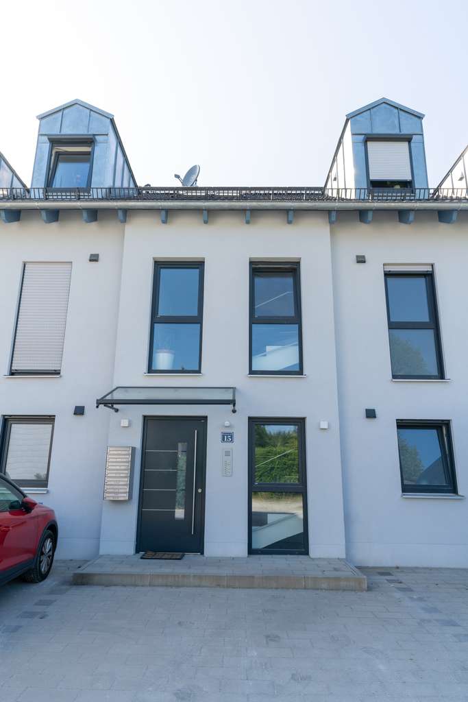 Immobilie in Forstinning - Kapitalanlage unter 5000 EUR/m2 - Baujahr 2020 - TG - vermietet- 30 min München - Bild 1