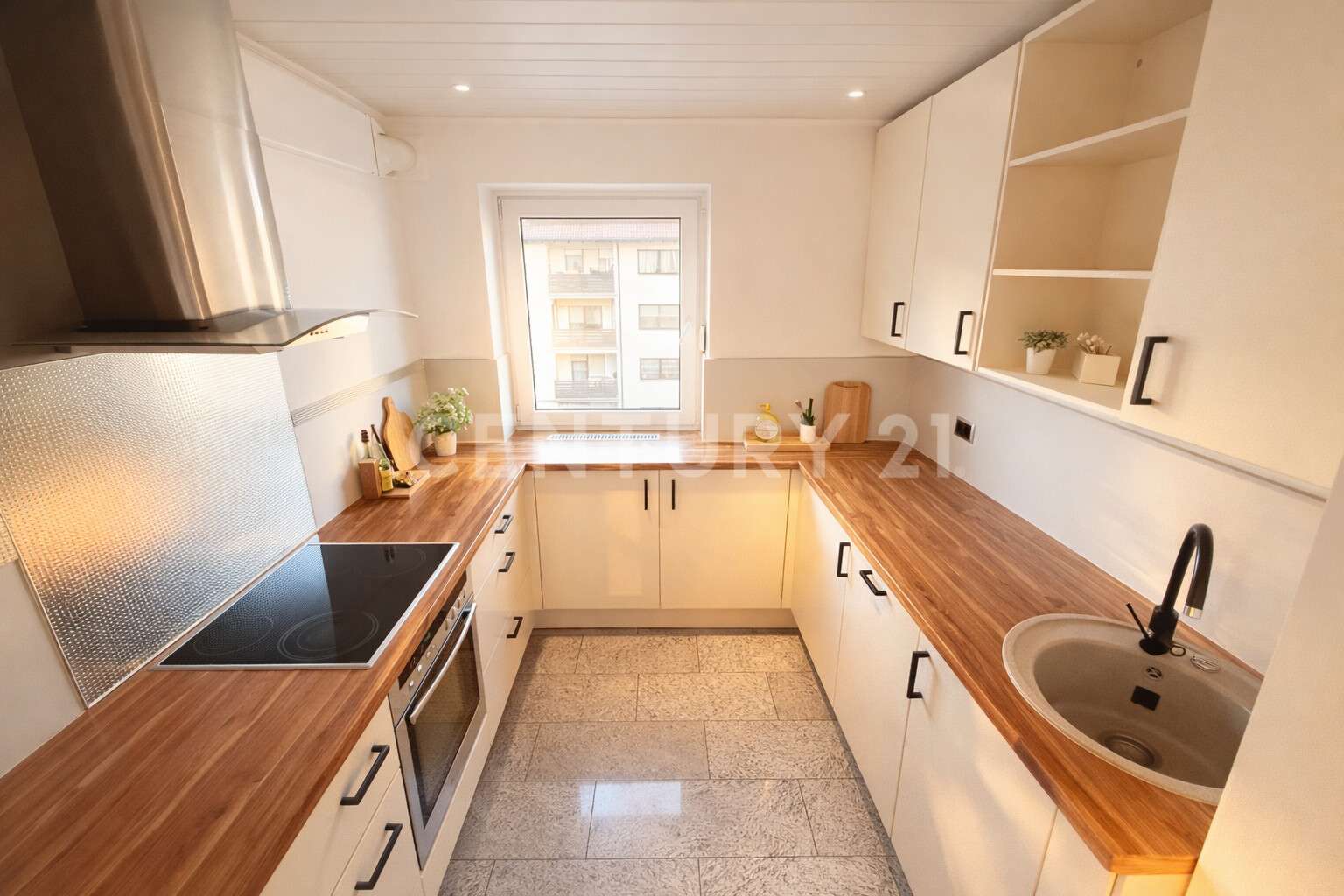 Immobilie in Emmerting - Familienfreundliche 4-Zimmer-Wohnung mit Balkon und Garage in Emmerting - Bild 3