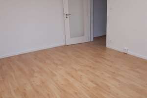 Sanierte, gemütliche 1-Zimmer-Wohnung mit Balkon und EBK in Stuttgart-Bad Cannstatt – Obere Waiblinger Straße 138, 70374 Espan, Stuttgart – Vorschaubild 9