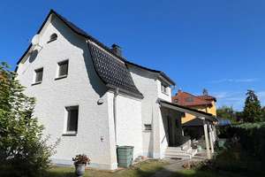 Familienfreundliches EFH mit Pool in begehrter Lage in Babelsberg Nord auf sonnigem Grundstück – Die vollständige Adresse der Immobilie erhältst du vom Anbieter., 14482 Babelsberg Nord, Potsdam – Vorschaubild 1