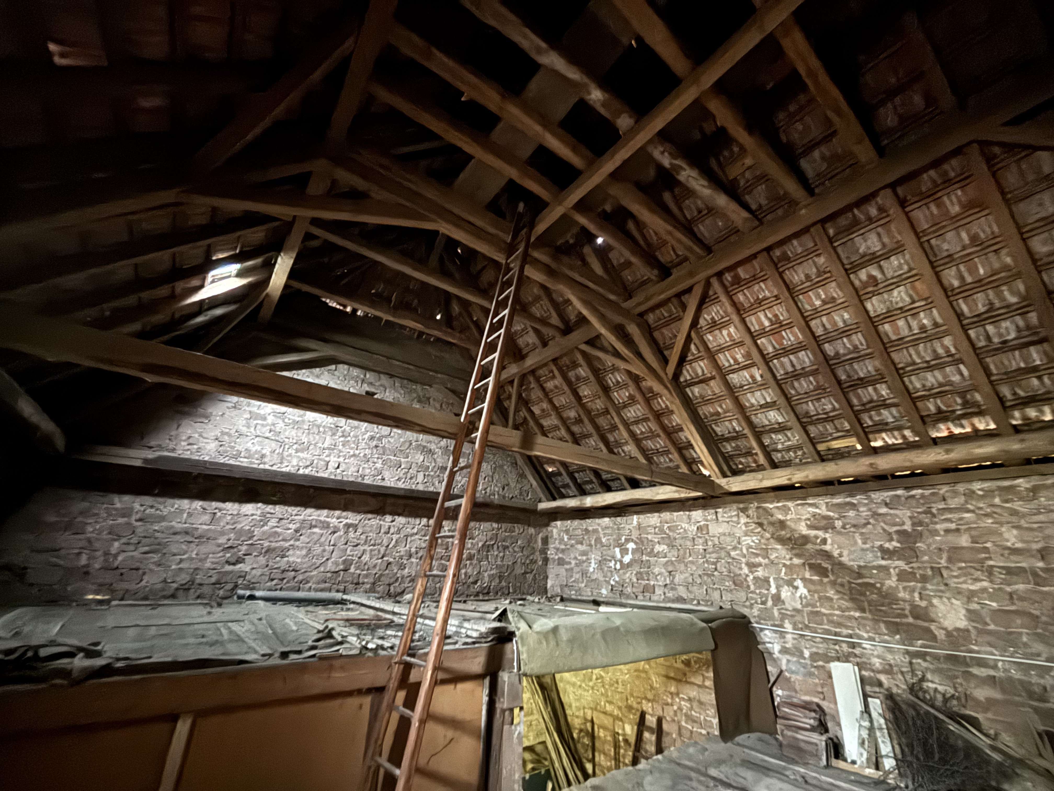 Immobilie in Steinalben - Renovierungsbedürftiges Haus mit 4 Zimmern und Garage in Steinalben - Bild 9