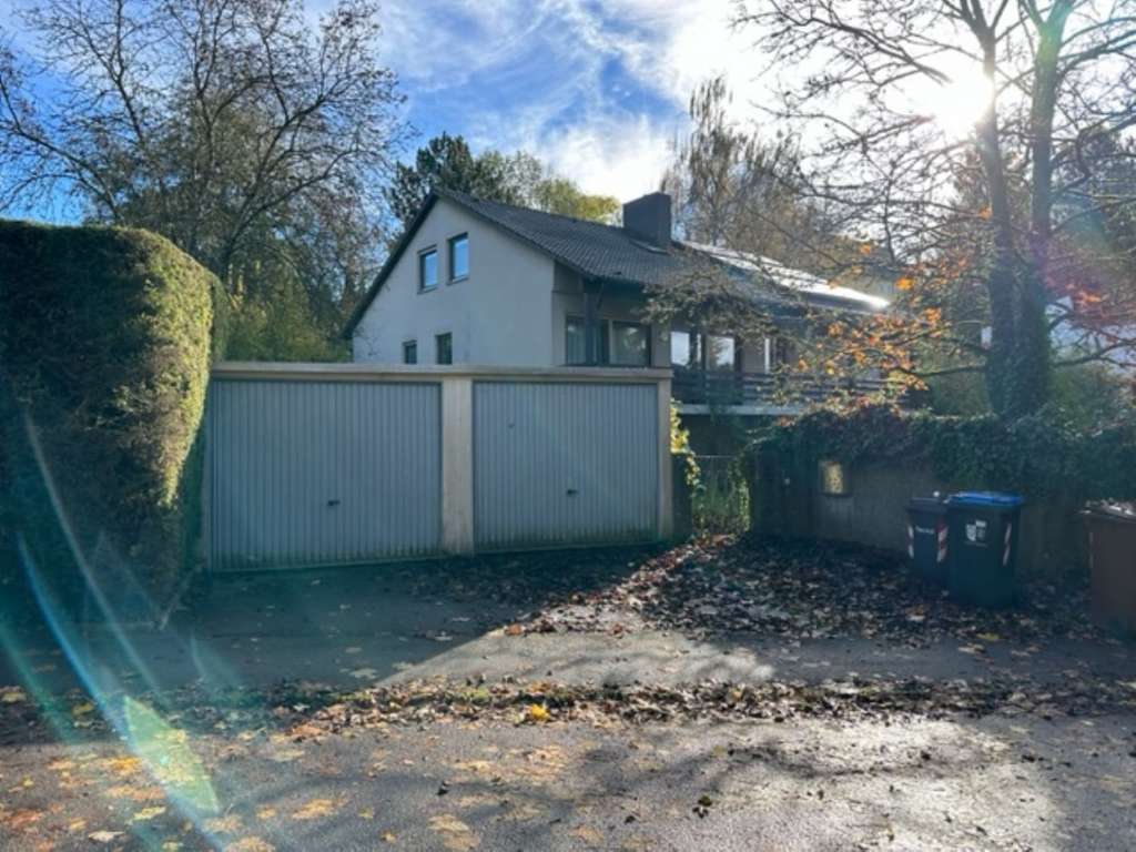 Immobilie in Aystetten - Alte Villa, sonniges Grundstück - Bild 2