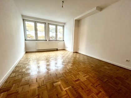 WG 2024 geeignet! Großzügig geschnittene 2-Zimmer-Whg in Düsseldorf