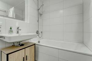 Charmante Erdgeschosswohnung mit Terrasse und Garten in ruhiger Lage – 79100 Unterwiehre-Nord, Freiburg im Breisgau – Vorschaubild 13