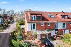 Besondere Gelegenheit: Ein Ort zum Ankommen - Reihenendhaus in Bestlage von Hamburg-Sülldorf – Die vollständige Adresse der Immobilie erhältst du vom Anbieter., 22589 Sülldorf, Hamburg – Vorschaubild 22