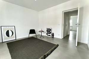 von PRIVAT - Sanierte attraktive 3-Zimmer Wohnung im 4. OG mit Balkon in München-Neuhausen