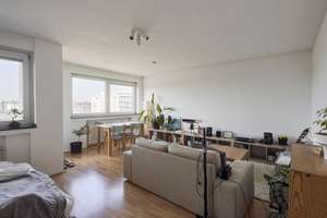 Lichtdurchflutete Eigentumswohnung mit großem Sonnenbalkon und gemütlicher Loggia zentral in Nippes – Die vollständige Adresse der Immobilie erhältst du vom Anbieter., 50733 Nippes (Ortsteil), Köln – Vorschaubild 5