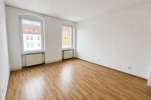 3-Zimmer-Altbauwohnung mit Potenzial – leerstehend & sofort verfügbar – Die vollständige Adresse der Immobilie erhältst du vom Anbieter., 38118 Westliches Ringgebiet, Braunschweig – Vorschaubild 2
