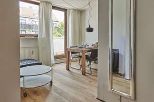 Schöne 2 Zimmer-Wohnung  zum Loft umgestaltet m.2 Dachterassen – Knorrstrasse 47, 80807 Milbertshofen, München – Vorschaubild 2