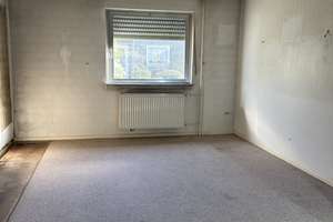 Sanierungsbedürftige Doppelhaushälfte mit guter Aufteilung, Garage und 400 m² Grundstück – Zur Alten Niers 24, 41812 Erkelenz – Vorschaubild 3