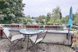 SONNIGE TERRASSE - MIT FAHRSTUHL & TIEFGARAGEN-STELLPLATZ - ZUR ZEIT VERMIETET – 12107 Mariendorf, Berlin – Vorschaubild 2