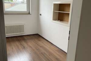 Rott, renovierte 4-Zimmer-Wohnung, 98 qm, Balkon, KDB, Gäste WC, Bocksledde 32 – Bocksledde 32, 42283 Barmen, Wuppertal – Vorschaubild 7