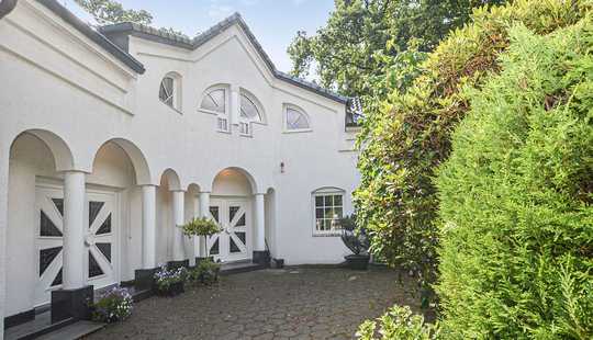 Bild von Rissen - repräsentativ u. großzügig: 7-Zimmer-Twin-Villa m. parkähnlichem Garten in idyllischer Lage