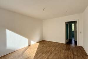 Helle 3-Raum-Wohnung im 1. Obergeschoss – 8525 Bahnhofsvorstadt, Plauen – Vorschaubild 7