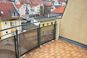 Frisch sanierte 3-Zi.-Whg. mit 85 m² + Balkon + Keller + TG-Stellplatz-Option 