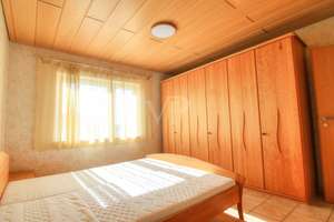 Großzügige 4-Zimmer-Wohnung mit Süd-Balkon, Kachelofen und Fußbodenheizung – voll möbliert – Die vollständige Adresse der Immobilie erhältst du vom Anbieter., 74078 Kirchhausen, Heilbronn – Vorschaubild 12