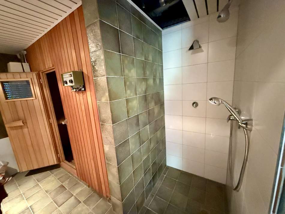 Saunabereich mit Dusche