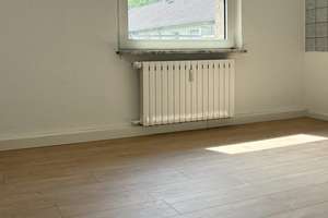 2 Zimmer Wohnung im DG - Schlafzimmer und Wohnküche - frisch renoviert – Spichernstraße 75, 47137 Untermeiderich, Duisburg – Vorschaubild 6