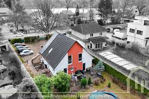 Einfamilienhaus mit Wärmepumpe, Pool und Garten in ruhiger Seenähe von Falkensee - Erbbaupacht – Die vollständige Adresse der Immobilie erhältst du vom Anbieter., 14612 Falkensee – Vorschaubild 1
