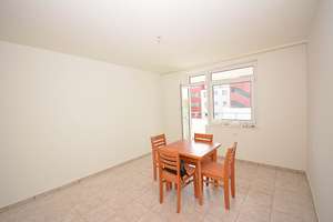 Modernisierte 2-Zimmer-Wohnung mit großem Balkon und Tiefgaragenplatz in Köln-Weiden (bezugsfrei) – Die vollständige Adresse der Immobilie erhältst du vom Anbieter., 50858 Weiden, Köln – Vorschaubild 8