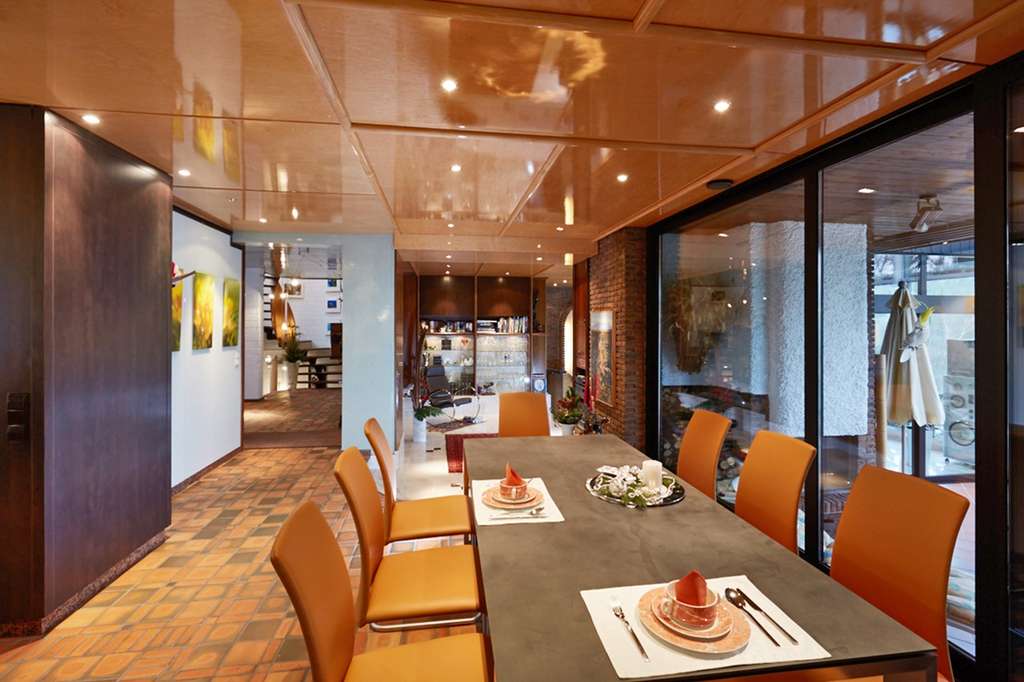 Immobilie in Eppstein - Architektenvilla mit Einliegerwohnung in schöner Hanglage - Bild 4