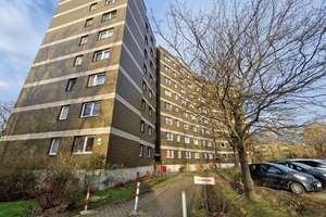 In der 1. Etage leben, ein Aufzug ist gegeben